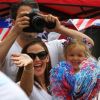 Jennifer Garner et Ben Affleck emmènent leurs filles célébrer la journée nationale des États-Unis, le 4 juillet 2012 à Los Angeles