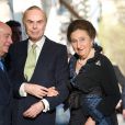 L'infante Margarita d'Espagne (en photo : au Ritz de Madrid avec son époux Carlos Zurita le 31 mars 2011), soeur du roi Juan Carlos Ier, a dû être hospitalisée en raison d'une forte fièvre début juillet 2012, renonçant à une cérémonie de la Fondation des Ducs de Soria.