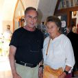 L'infante Margarita d'Espagne (en photo : vacances en Turquie en août 2008 avec son mari Carlos Zurita), soeur du roi Juan Carlos Ier, a dû être hospitalisée en raison d'une forte fièvre début juillet 2012, renonçant à une cérémonie de la Fondation des Ducs de Soria.