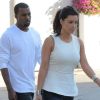 Kanye West et Kim Kardashian sortent de chez le rappeur, à Hollywood le 11 juillet 2012