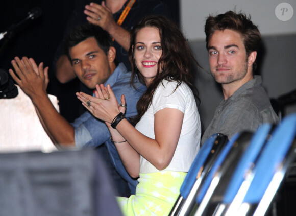Kristen Stewart, Robert Pattinson et Taylor Lautner lors de la présentation durant le Comic-Con à San Diego de Twilight - chapitre 5 : Révélation (2ème partie) le 12 juillet 2012