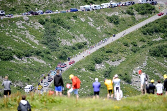 Le peloton le 12 juillet 2012 lors de la onzième étape du Tour de France 2012 entre Albertville et La Touissuire-Les Sybelles