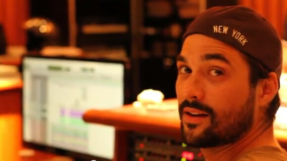 Florent Mothe : Nikos surprend en studio les premières notes de son album