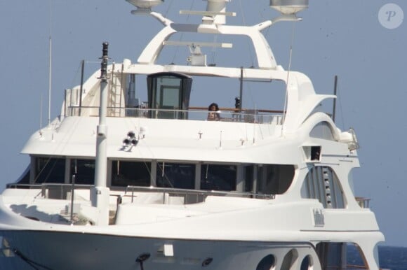 Voici le très beau yacht sur lequel Rihanna profite de quelques jours de vacances. Porto Cervo, le 16 juillet 2012.