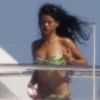 Rihanna profite du soleil de Sardaigne sur un yacht. Porto Cervo, le 16 juillet 2012.