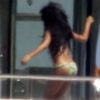 Rihanna profite du soleil de Sardaigne sur un yacht. Porto Cervo, le 16 juillet 2012.