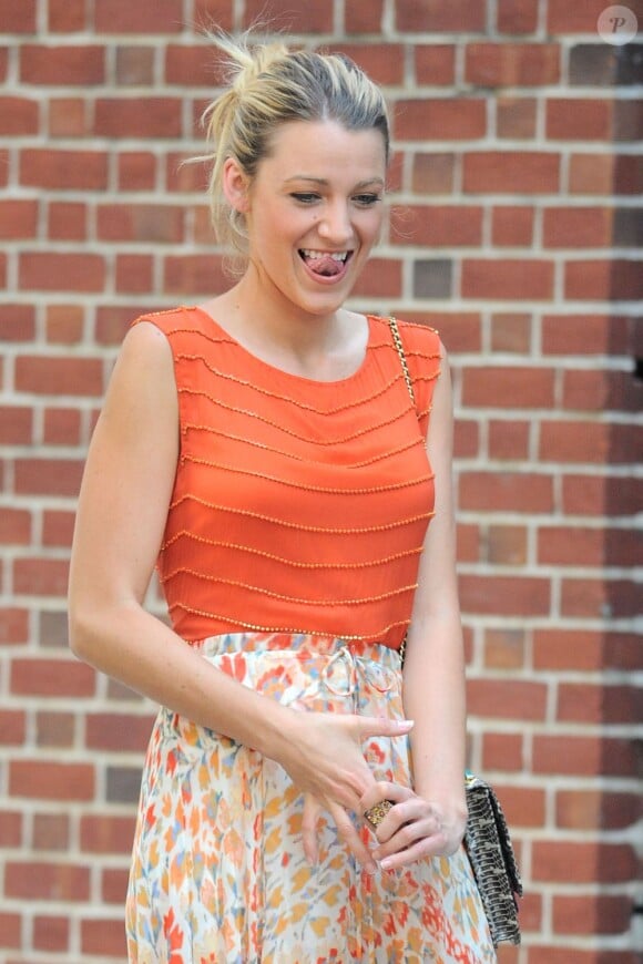 Blake Lively dans les rues de New York sur le tournage de Gossip Girl. Le 17 juillet 2012