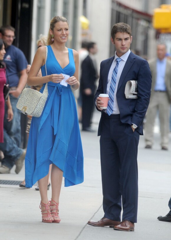 Blake Lively tourne quelques scènes de Gossip Girl avec Chace Crawford à New York. Le 17 juillet 2012