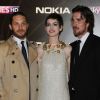 Tom Hardy, Anne Hathaway et Christian Bale lors de l'avant-première du film The Dark Knight Rises à Londres le 18 juillet 2012