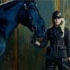 Dree Hemingway dans la peau d'une cavalière sexy pour Ermanno Scervino automne-hiver 2012/2013.