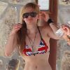 Avril Lavigne sur une plage de Cabo San Lucas au Mexique, le 20 juillet 2012.