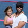 Jamie Mazur et sa fille Anja sur la plage de Malibu le 22 juillet 2012