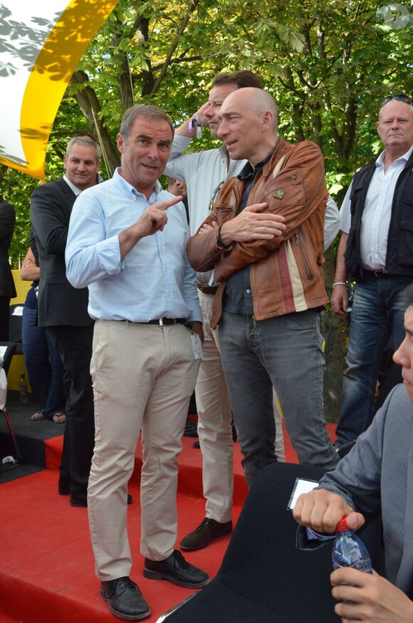 Bernard Hinault lors de la dernière étape du Tour de France 2012 sur les Champs Elysées à Paris le 22 juillet 2012