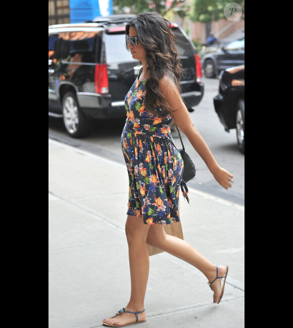 Camila Alves enceinte, à New York le 23 juillet 2012.