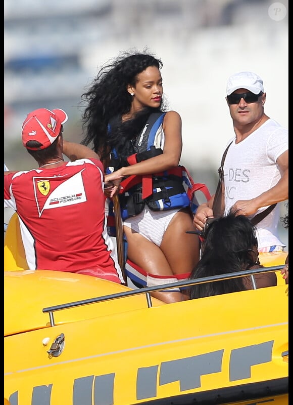 Rihanna : une diva qui aime les sensations fortes à Cannes le 24 juillet 2012