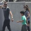 Megan Fox, enceinte, profite de son époux Brian Austin Green et de son fils Kassius à West Hollywood le 25 juillet 2012