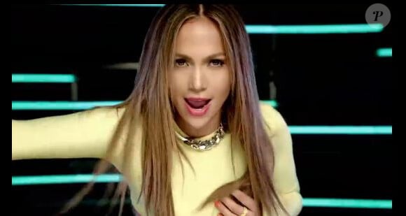 Jennifer Lopez se déhanche avec grâce dans le clip de Goin' In.