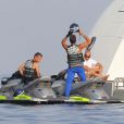Ayant mis la musique trop forte, Rihanna a vu débarquer les gendarmes sur son yacht. Côte d'Azur le 27 juillet 2012.