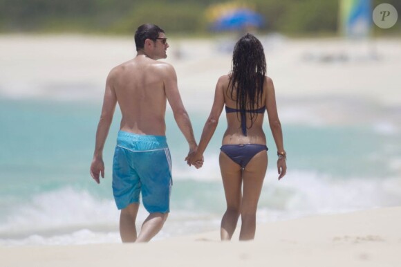 Iker Casillas et Sara Carbonero main dans la main aux Iles Vierges se retrouvent en amoureux lors de leur séjour aux alentours du 22 juillet 2012