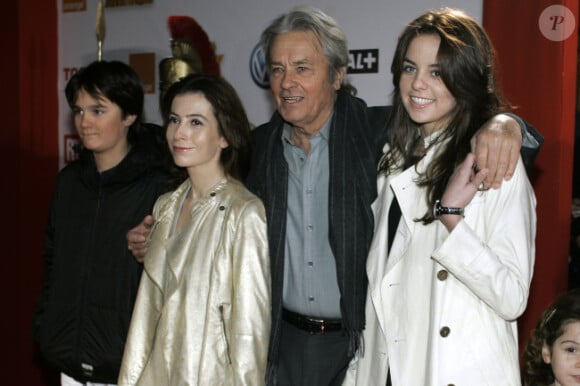 Alain-Fabien, Anne Goscinny, Alain Delon et Anouchka en 2008 à Paris.