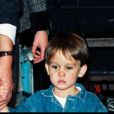 Alain Delon, sa femme Rosalie et leurs enfants Anouchka et Alain-Fabien, en novembre 1996.