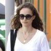 Natalie Portman, au naturel, sort de déjeuner à Hollywood, le 1er août 2012