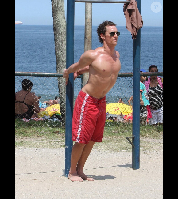 Matthew McConaughey fait de l'exercice en 2009
