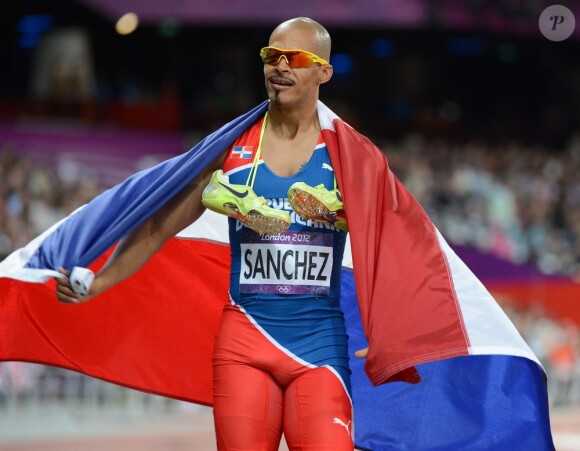 Très ému, Felix Sanchez a remporté à 35 ans le 6 août 2012 son deuxième titre olympique sur 400m haies lors des Jeux olympiques de Londres.