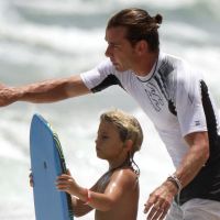 Gwen Stefani en famille : Kingston et Gavin Rossdale se jettent dans les vagues