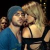 Zac Efron en playboy entouré de jeunes et belles créatures, photographié par Jacques Dequeker pour John John Denim.