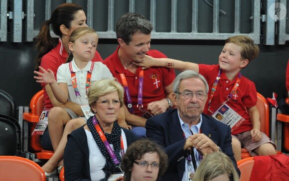 La famille royale danoise (Margrethe, Frederik, Mary, Christian et Isabella) encourageait le 8 août 2012 Mikkel Hansen et ses coéquipiers de l'équipe de handball du Danemark lors de leur quart de finale des Jeux olympiques de Londres, perdu contre la Suède.