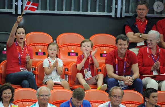 La famille royale danoise (Margrethe, Frederik, Mary, Christian et Isabella) encourageait le 8 août 2012 Mikkel Hansen et ses coéquipiers de l'équipe de handball du Danemark lors de leur quart de finale des Jeux olympiques de Londres, perdu contre la Suède.