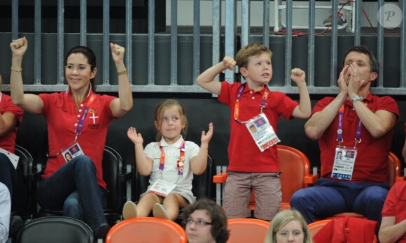 La famille royale danoise (Margrethe, Frederik, Mary, Christian et Isabella) encourageait le 8 août 2012 Mikkel Hansen et ses coéquipiers de l'équipe de handball du Danemark lors de leur quart de finale des Jeux olympiques de Londres, perdu contre la Suède.