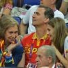 Letizia et Felipe d'Espagne, avec la reine Sofia, ont été des supporters passionnés pour la Roja lors de sa demi-finale face à la Russie, vendredi 10 août 2012, lors des JO de Londres. Après la rencontre, les royaux sont allés embrasser les frères Pau et Marc Gasol, héros de l'Espagne.