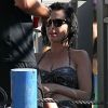Katy Perry, protégée par ses amis, passe son après-midi au parc aquatique Raging Waters. San Dimas, le 12 août 2012.