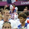 Alain Bernard et Coralie Balmy ont été des supporters énergiques des Bleus. Champions olympiques pour la seconde fois consécutive le 12 août 2012 à Londres, les Experts du hand français avaient derrière eux un public en or.