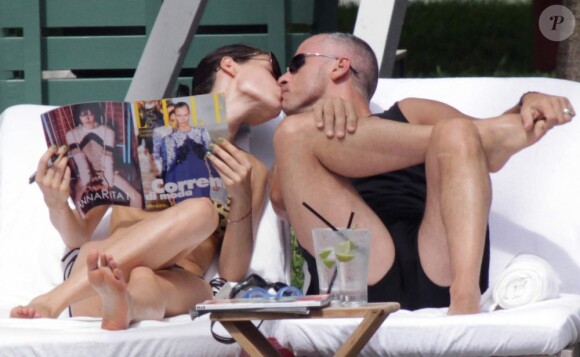 Eros Ramazzotti et sa compagne Marica en vacances à Miami le 12 août 2012