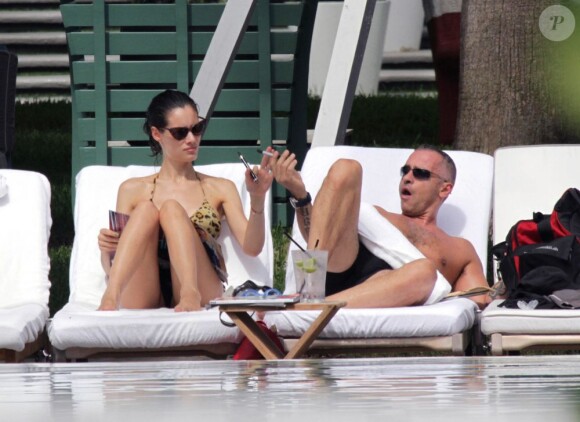Eros Ramazzotti et sa compagne Marica en vacances à Miami le 12 août 2012