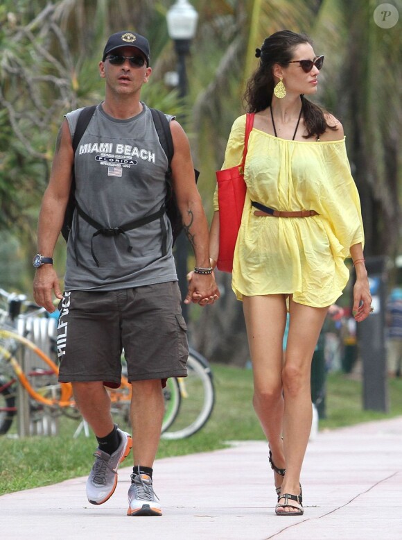 Eros Ramazzotti et sa compagne Marica en vacances à Miami le 12 août 2012