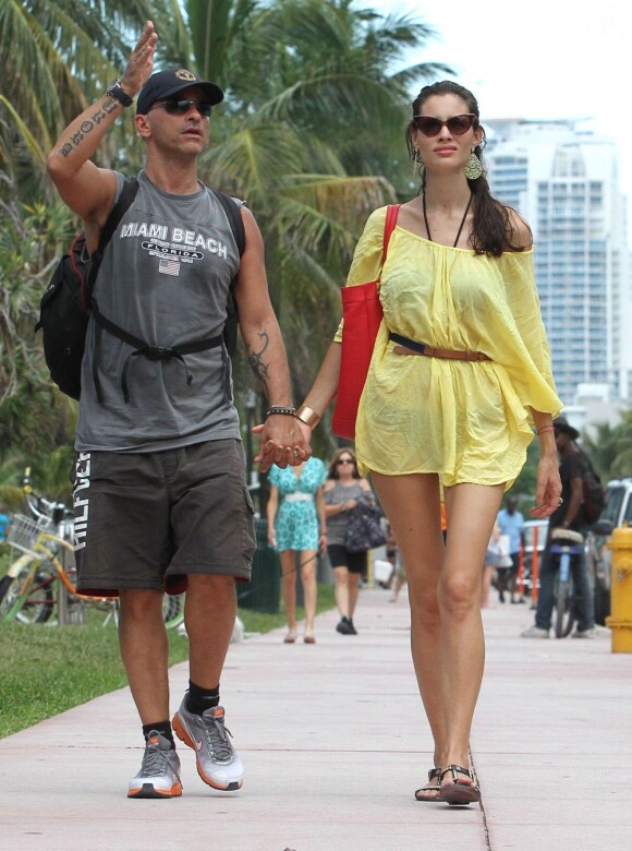 Eros Ramazzotti et sa compagne Marica en vacances à Miami le 12 août 2012