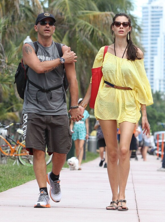 Eros Ramazzotti et sa compagne Marica en vacances à Miami le 12 août 2012