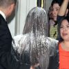 Kim Kardashian agressée avec de la farine par des activistes de la PeTA, à Los Angeles, le 22 mars 2012.