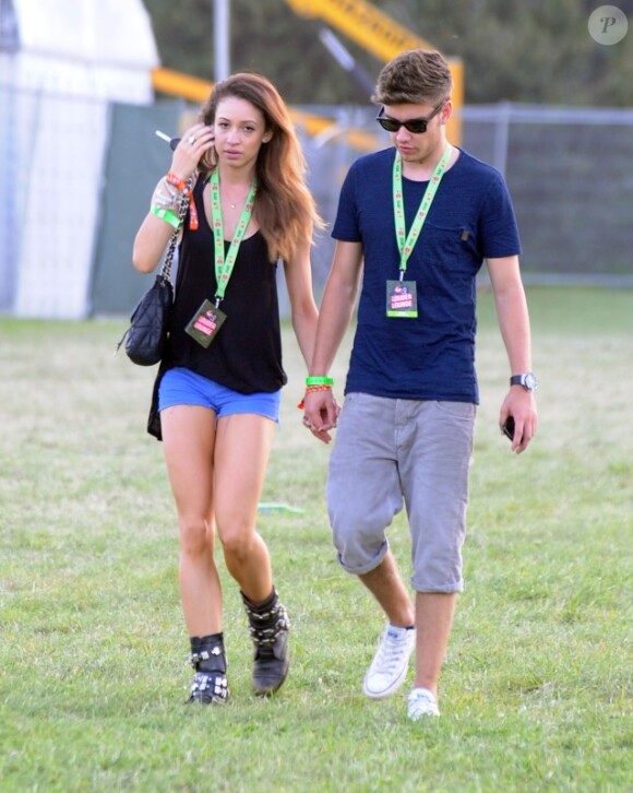 Liam du groupe One Direction avec sa petite amie Danielle assistent au V Festival, le samedi 18 août 2012.