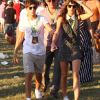Louis du groupe One Direction avec sa petite amie Eleanor assistent au V Festival, le samedi 18 août 2012.
