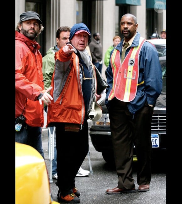 Tony Scott en 2008 avec Denzel Washington sur le tournage de L'Attaque du métro 123