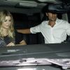 Fergie et Josh Duhamel ont bataillé pour rejoindre leur voiture à la sortie du restaurant Craig à Los Angeles le 21 août 2012
