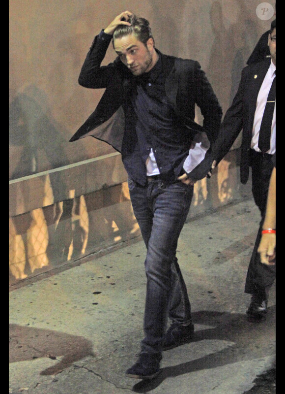 Robert Pattinson, à la sortie des studios de la chaîne ABC où se tournait le Jimmy Kimmel Live, le mercredi 22 août 2012 à New York.