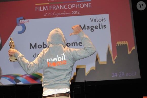 Arthur Dupont, héros de Mobil Home, lors de la cérémonie de clôture du Festival du film francophone d'Angoulême le 28 août 2012