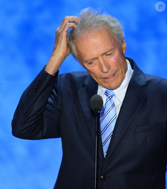 Clint Eastwood a prononcé un discours jugé parfois incohérent en s'adressant à une chaise vide censée représenter Barack Obama lors du congrès républicain à Tampa le 30 août 2012