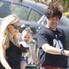 EXCLU : Kimberly Stewart et Benicio Del Toro à la sortie de chez des amis en compagnie de leur fille Delilah à Los Angeles le 25 août 2012